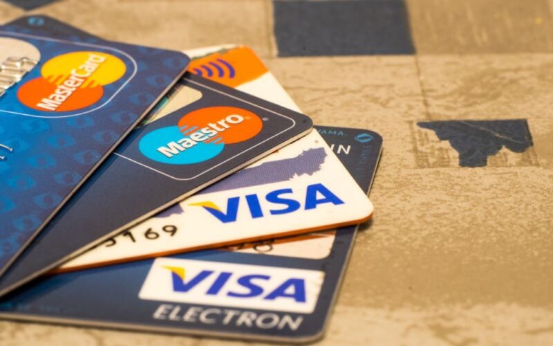5 Best Visa Credit Cards of 2022 & Their Advantages